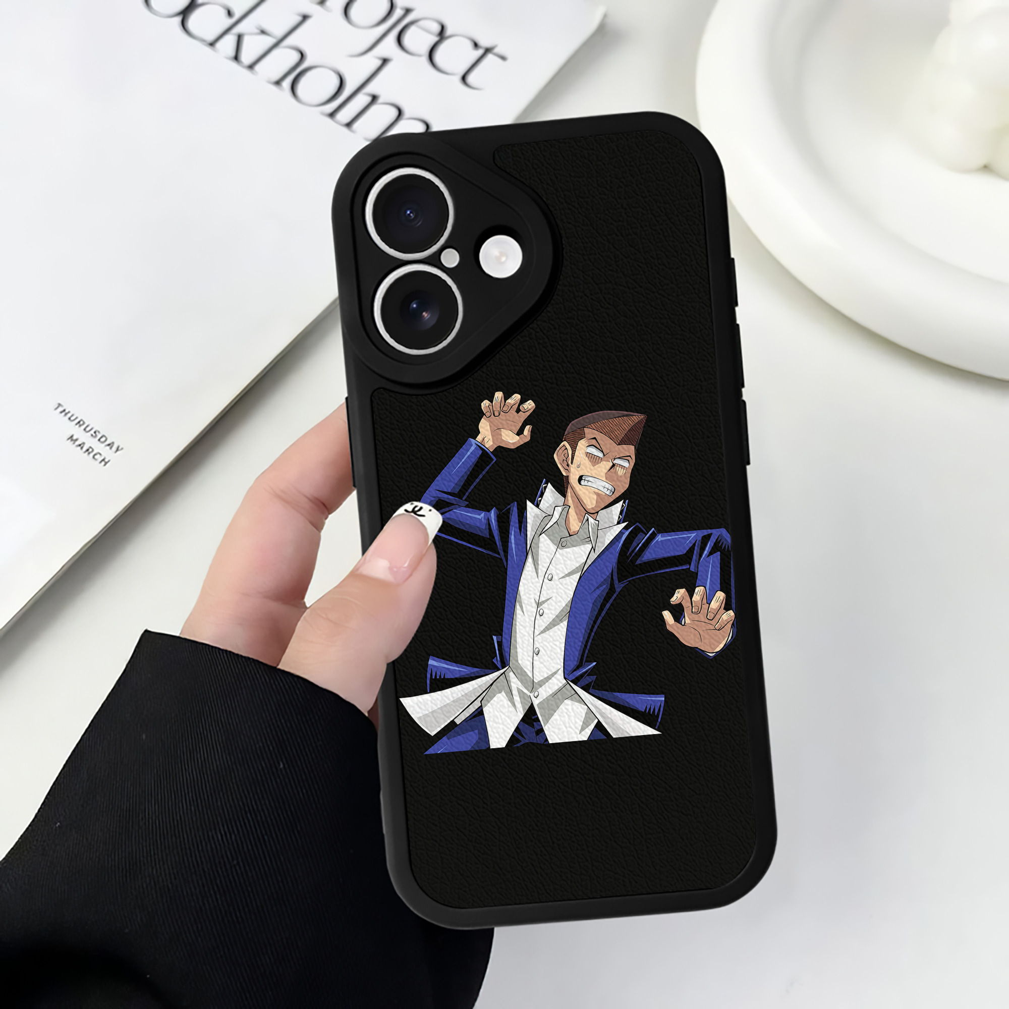 （画像用） 遊☆戯☆王 Yu-Gi-Oh! 【iPhone 16シリーズ対応】シリコンスマホケース（レザー調） 材質：シリコン